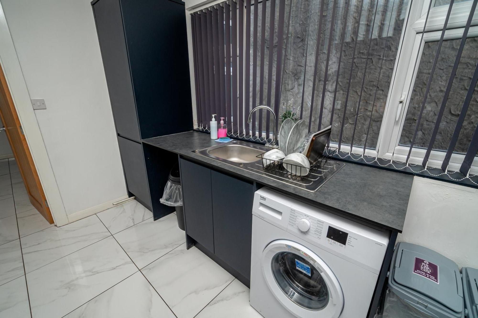 Spacious 3-Bed Near The City Centre Σουόνσι Εξωτερικό φωτογραφία